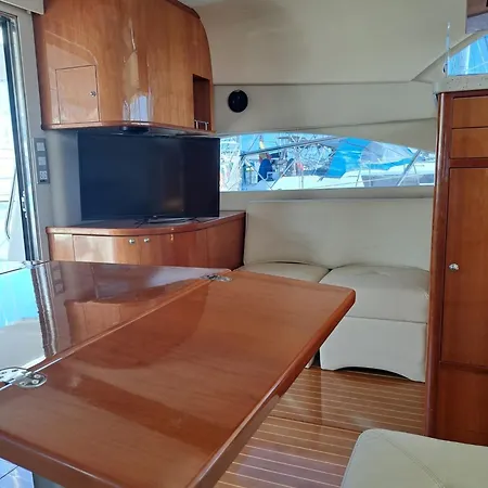 Campsite Luxusyacht - Atrevida *